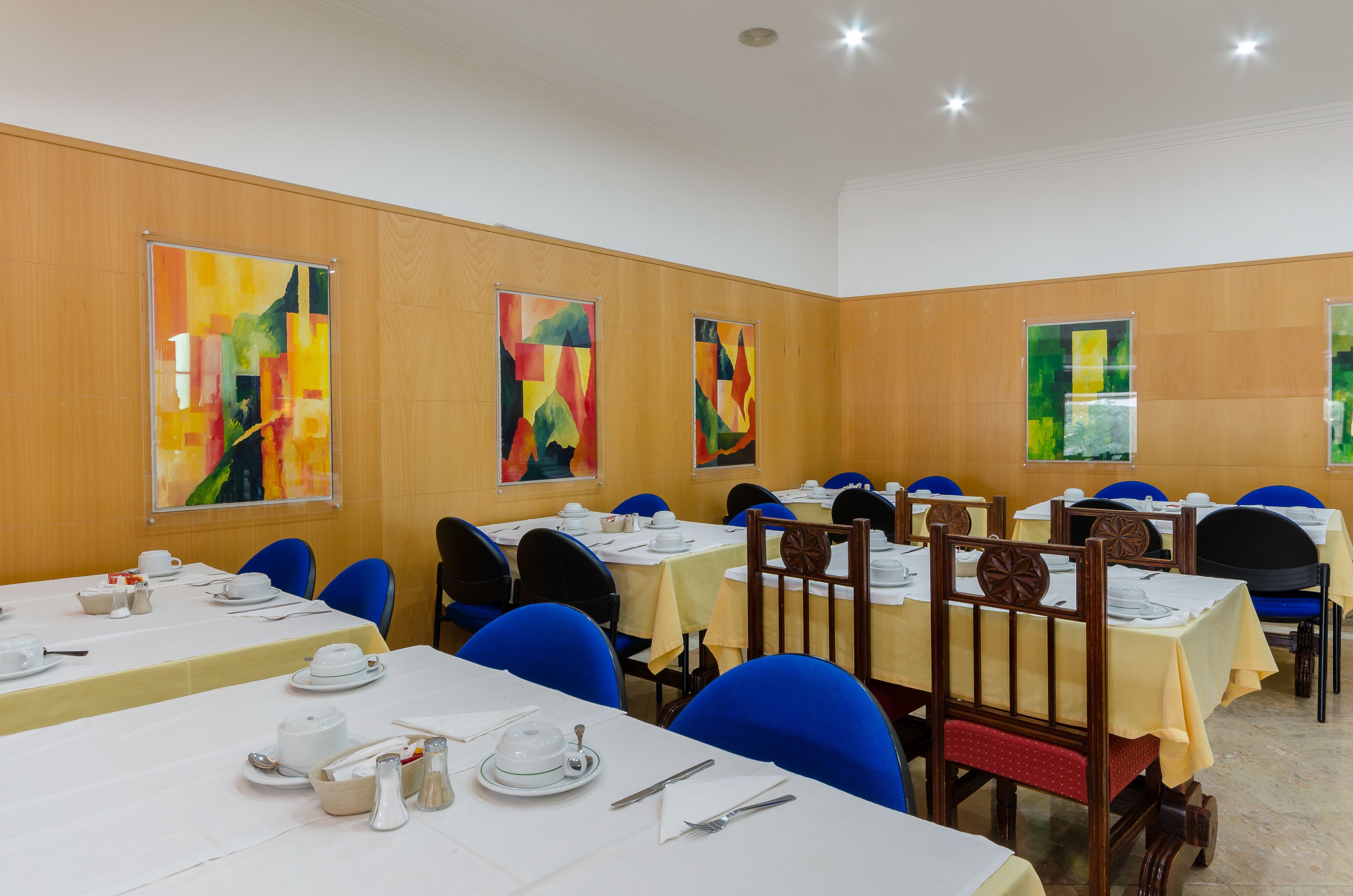 daily buffet breakfast (eur 10 per person)