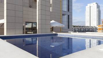 Piscina a l'aire lliure de temporada