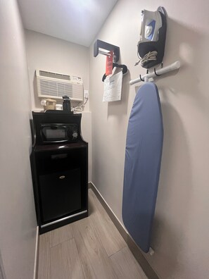 Iron/ironing board - The Overland Hotel Flagstaff (Flagstaff)