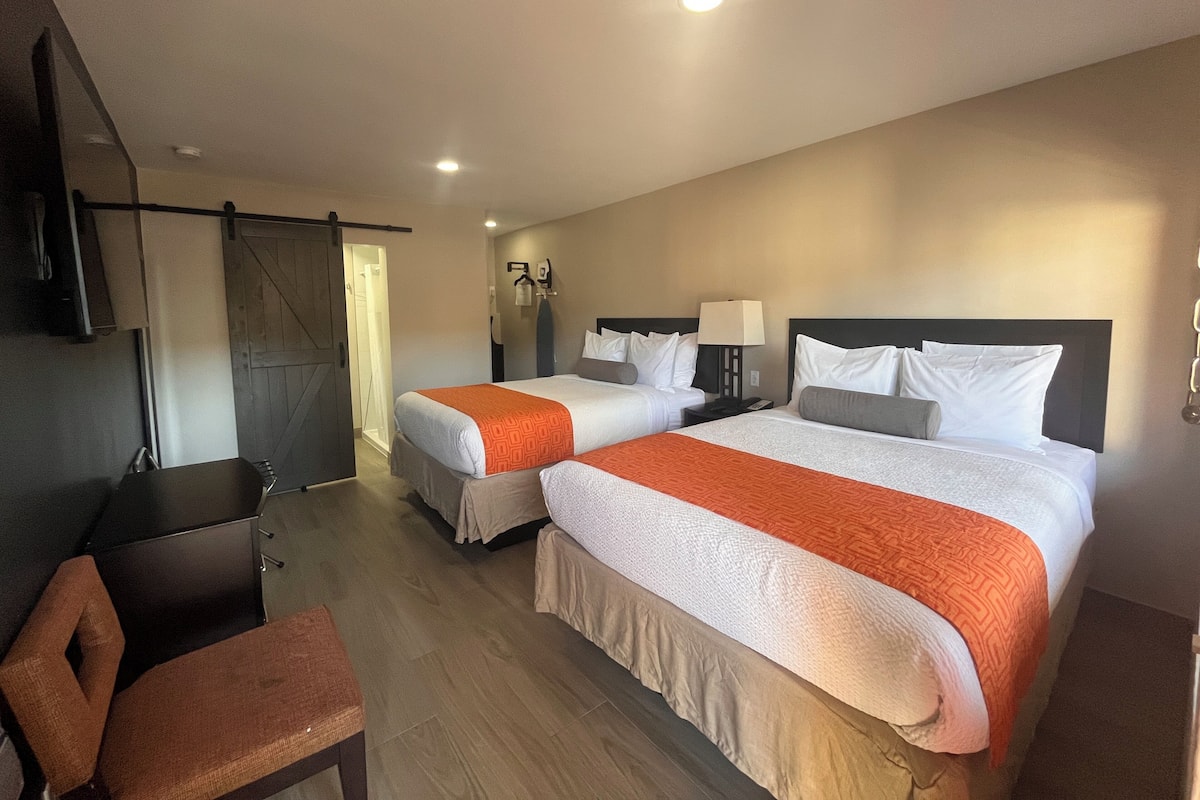 Suite Non-Smoking Kitchenette | Premium bedding, blackout drapes, free WiFi, bed sheets