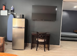 Family Suite, 2 Queen Beds, Non Smoking, Kitchenette | Premium bedding, blackout curtains, free WiFi, bed sheets