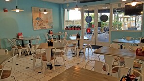 Cooked-to-order breakfast for a fee - Pelican Beach Resort & Conference Center (Destin)