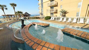 4 indoor pools, 3 outdoor pools, open 9:00 AM to 10:00 PM, pool loungers