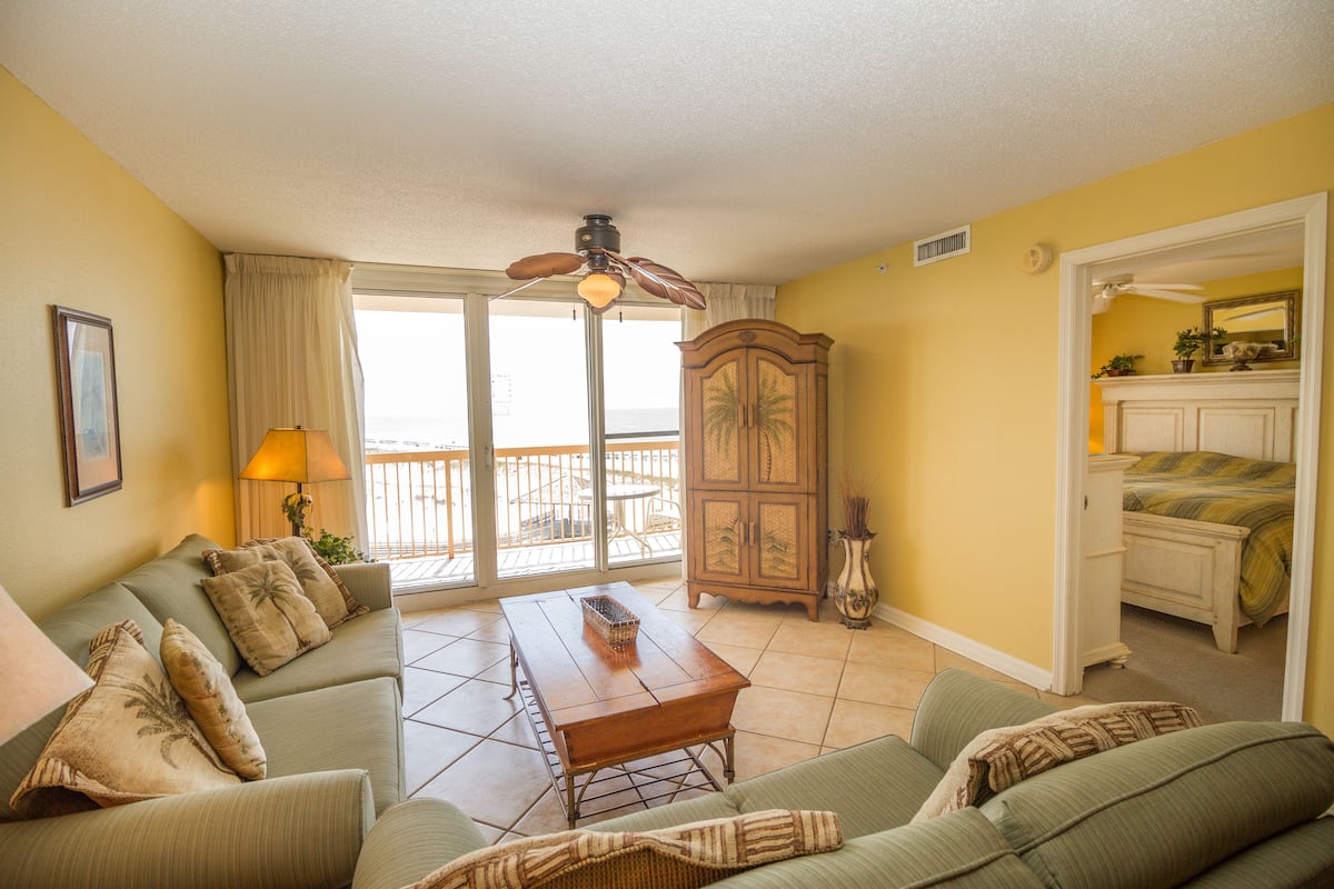 2 Bedroom, 2 Bathroom Condo (Pelican) | 起居區 |  DVD 播放機