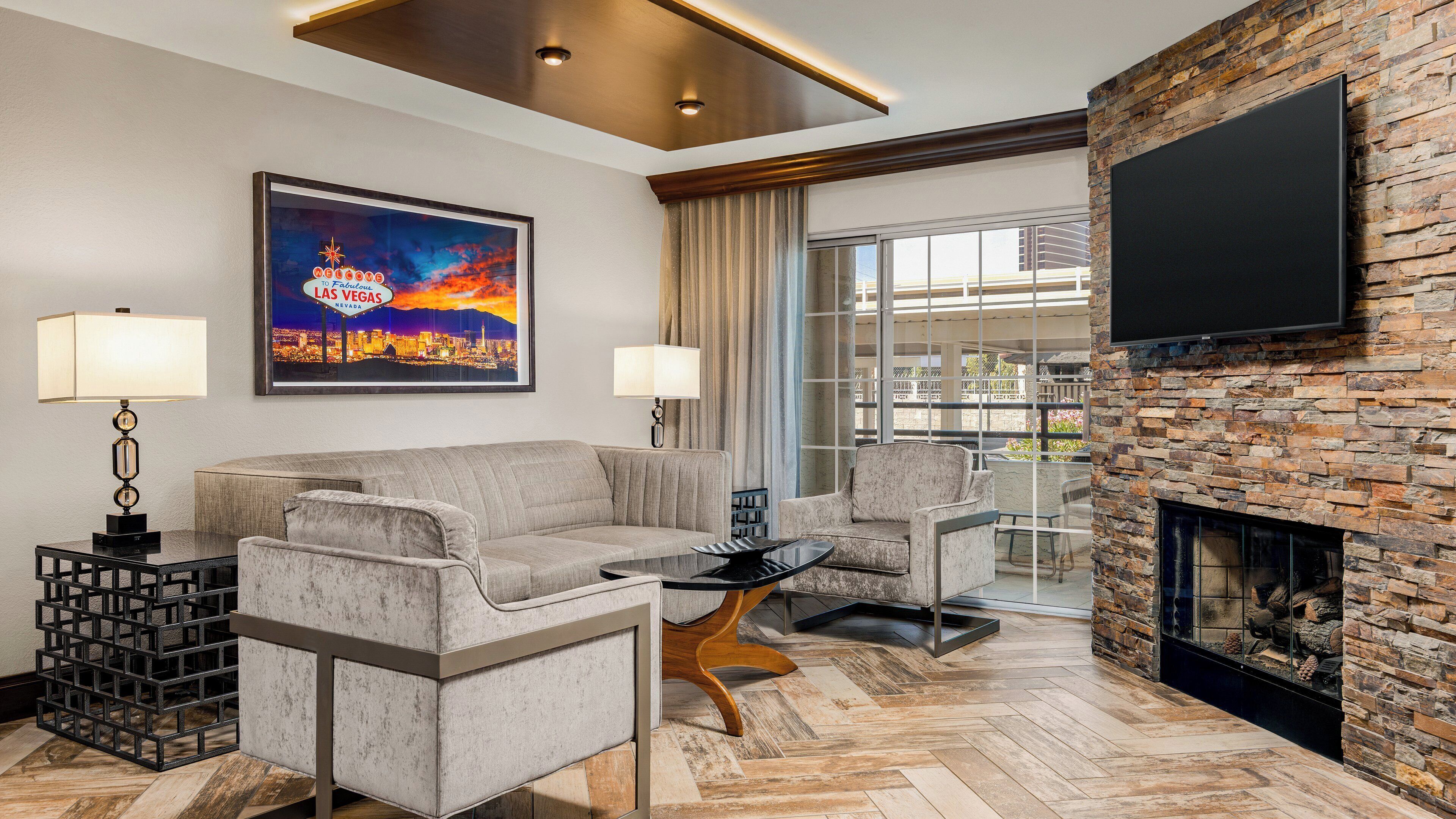 Signature Room, 1 Bedroom, Non Smoking | In-room safe, blackout curtains, iron/ironing board