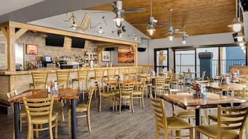 Breakfast, lunch, dinner served; American cuisine, pool views