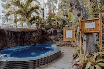 Outdoor spa tub at White Sands Hotel