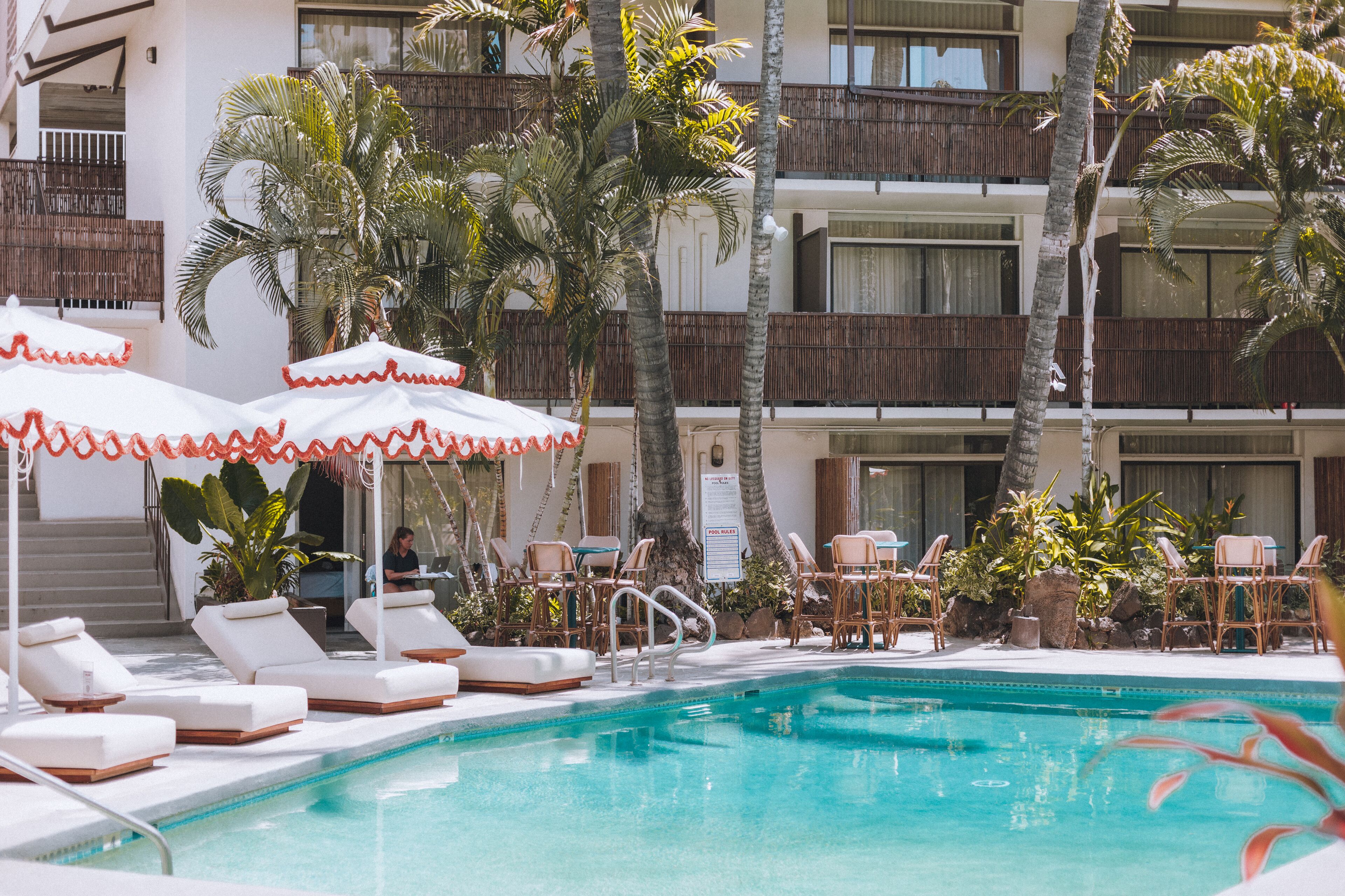 Außenpool, Liegestühle