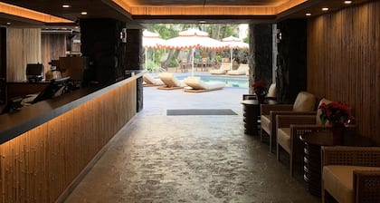 White Sands Hotel