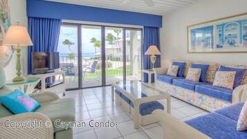 Condo, 2 habitaciones, vista al océano | Caja de seguridad en la habitación y decoración personalizada