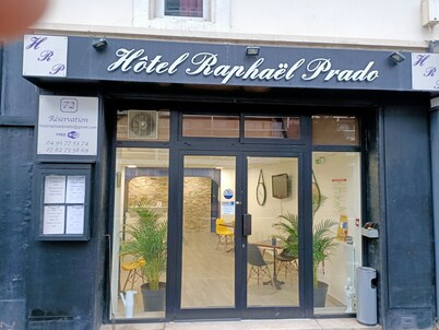 Hotel Raphael Prado