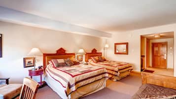 Decoración personalizada, muebles diferentes y escritorio