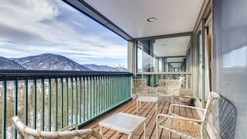 Studio (Condominium) | Balcony