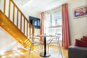 Duplex, Kitchenette | Living area