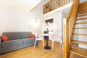 Duplex, Kitchenette | Living area