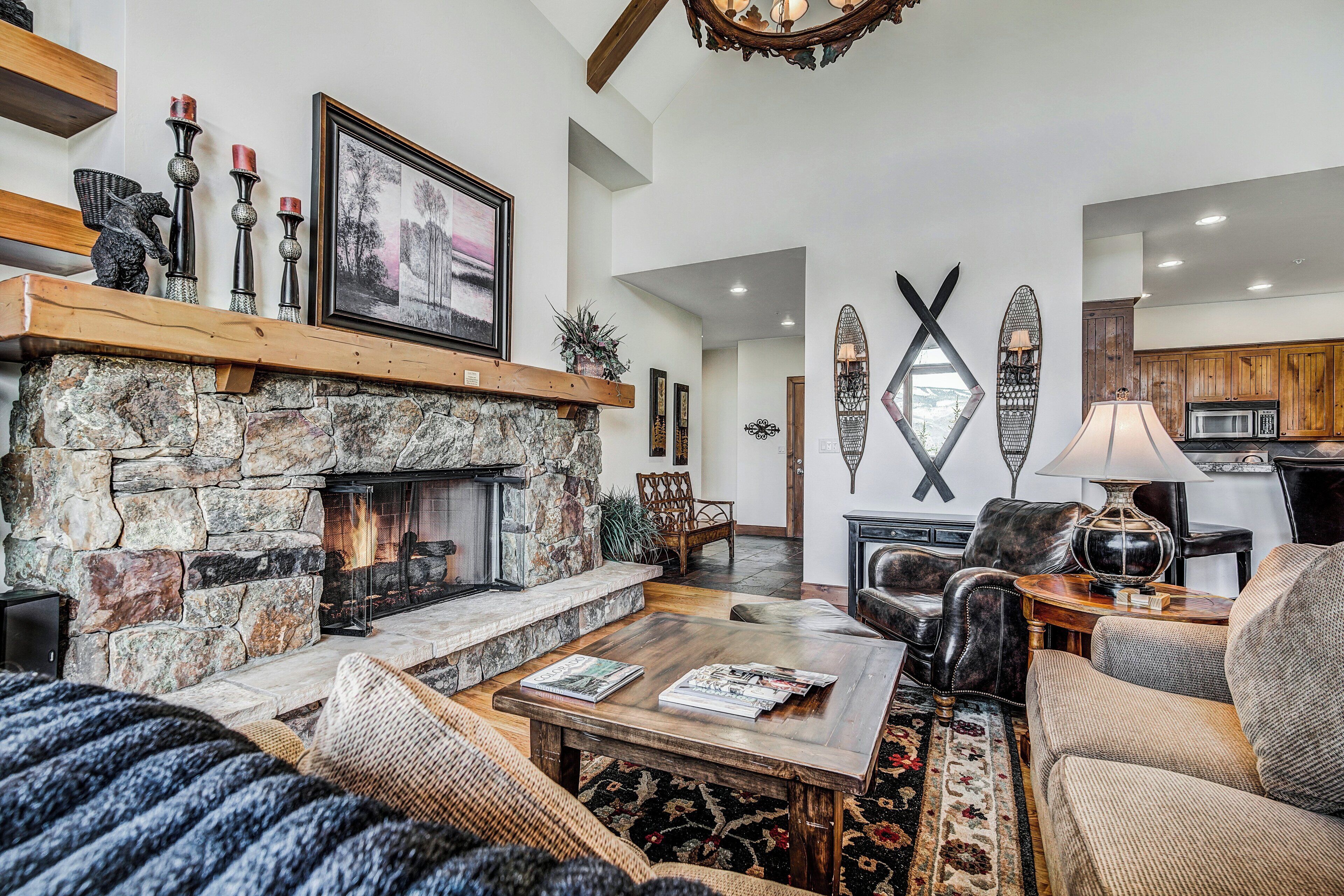 Premier Condo, 3 Bedrooms (Bear Paw) | Living room | TV, fireplace, DVD player