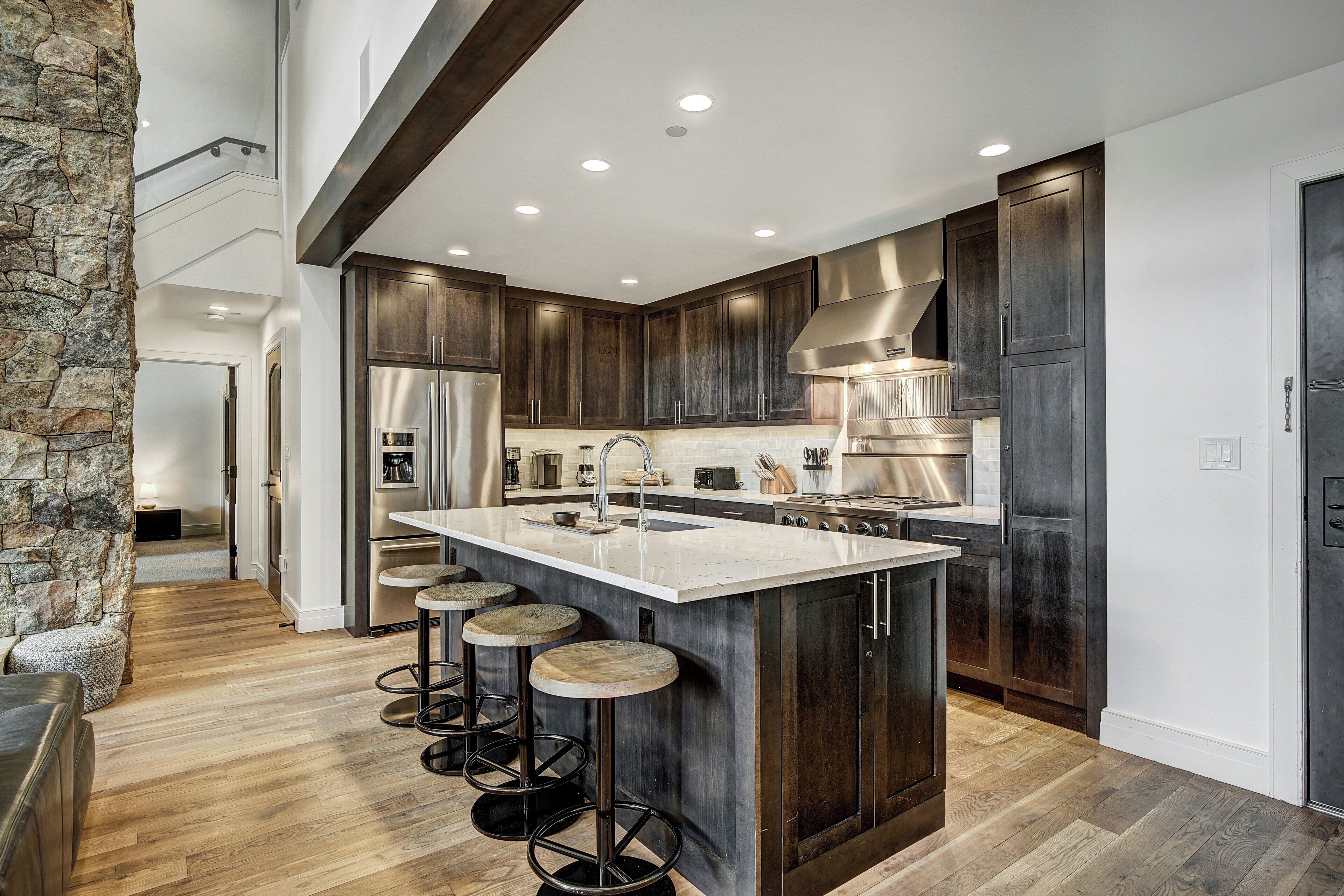 公寓式客房, 4 间卧室 (Snow Cloud | Platinum) | 共用厨房 | 大冰箱、微波炉、烤箱、炉灶