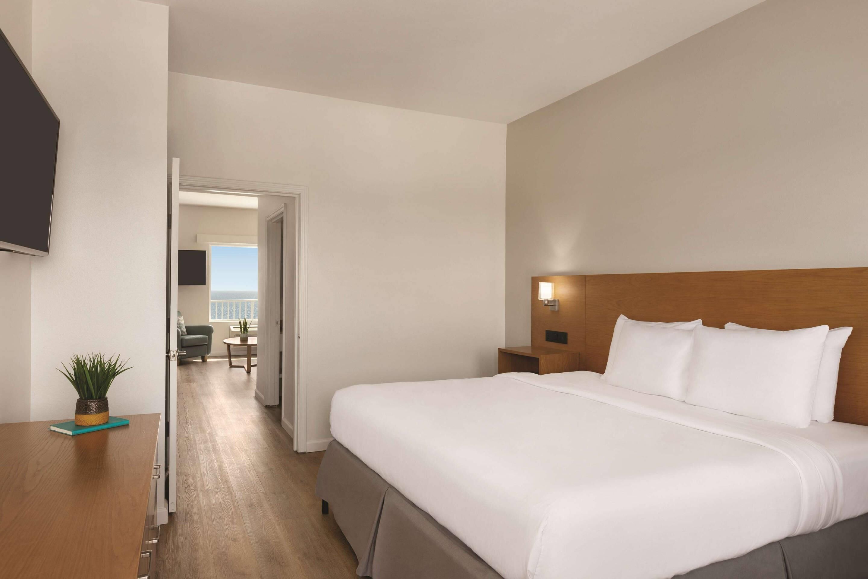 Laptop workspace, iron/ironing board, free WiFi, bed sheets