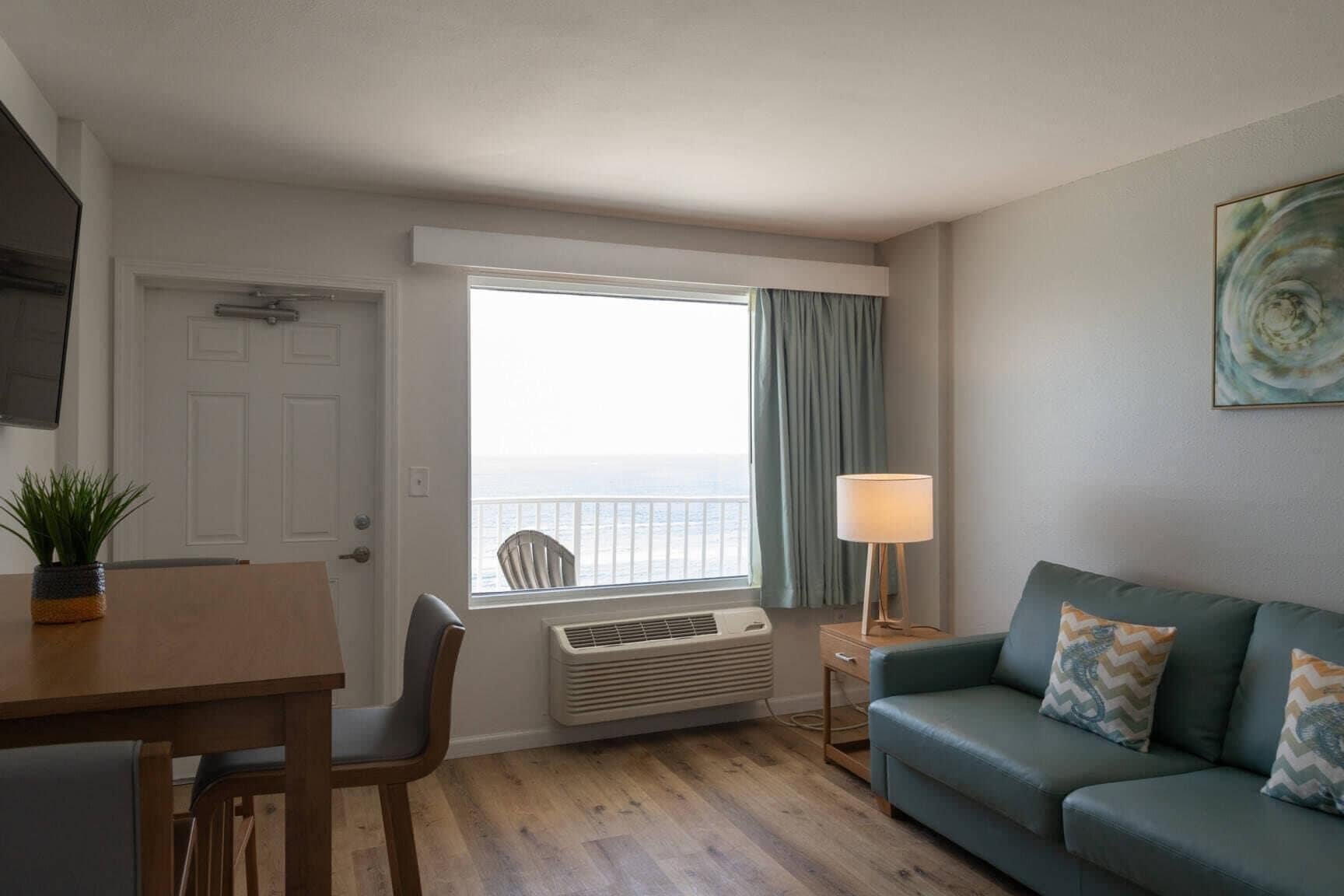 Laptop workspace, iron/ironing board, free WiFi, bed sheets