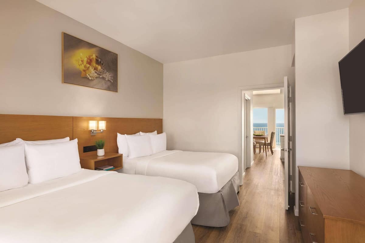 Laptop workspace, iron/ironing board, free WiFi, bed sheets