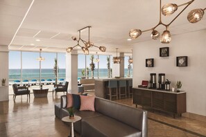 Lobby - Radisson Beachfront Hotel - Panama City Beach (Panama City Beach)