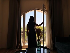 Escrivaninha, Wi-Fi de cortesia, roupa de cama