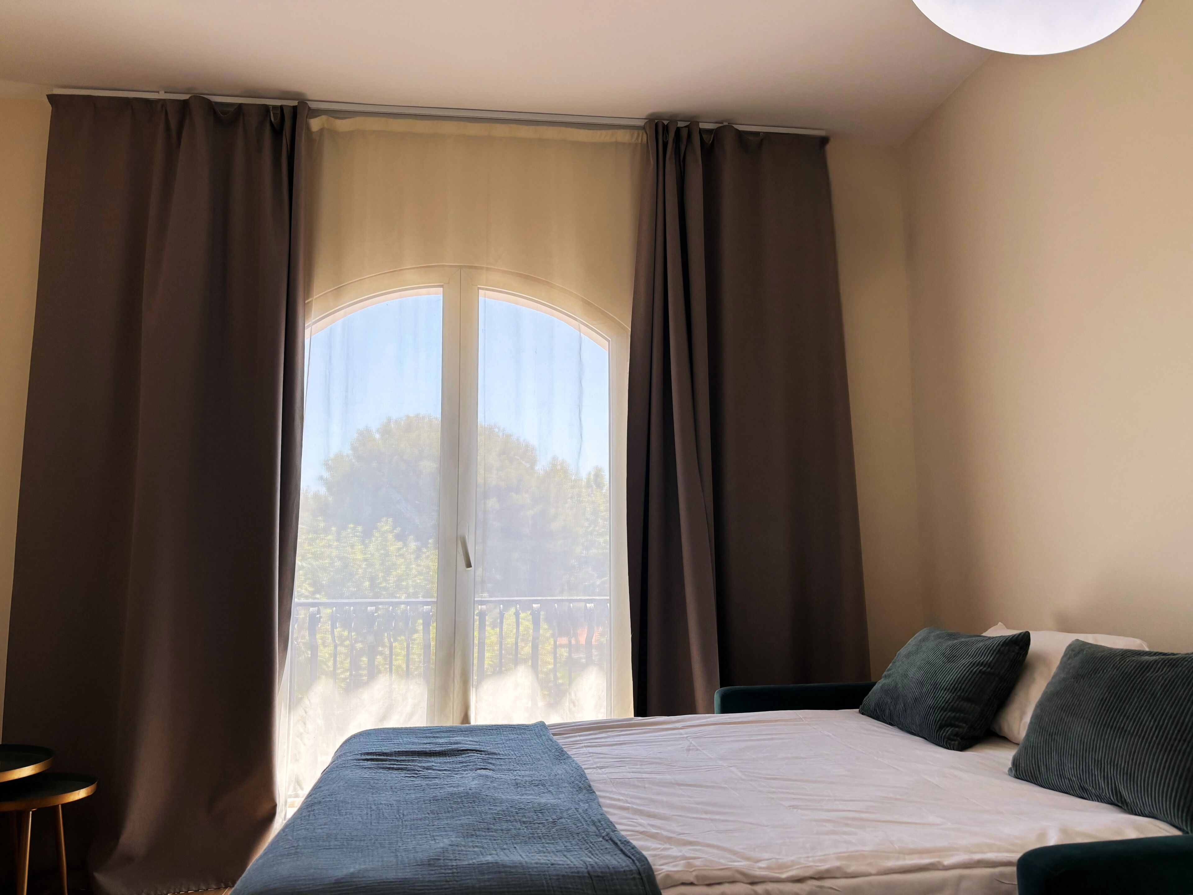 Bureau, Wi-Fi gratuit, draps fournis