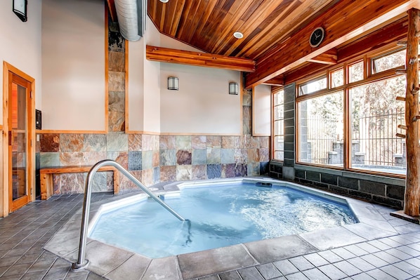 Indoor spa tub