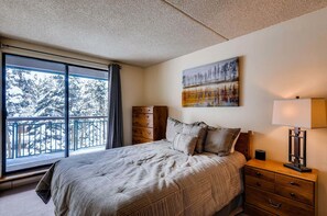 Standard Room, 1 Bedroom | Individually decorated, individually furnished, iron/ironing board - Trails End Condominiums by Ski Country Resorts (Breckenridge)