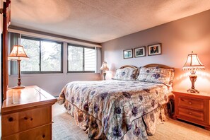 Standard Room, 2 Bedrooms | Individually decorated, individually furnished, iron/ironing board