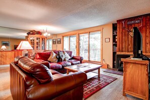 Standard Room, 2 Bedrooms | Living area | Flat-screen TV, fireplace, DVD player - Trails End Condominiums by Ski Country Resorts (Breckenridge)