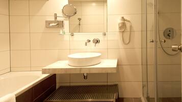 Apartment, 1 Schlafzimmer | Badezimmer | Designer-Toilettenartikel, Haartrockner, Handtücher, Seife