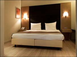 1 bedroom, in-room safe, iron/ironing board, free WiFi