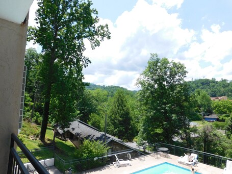 Laurel Inn Condominium - Image 17
