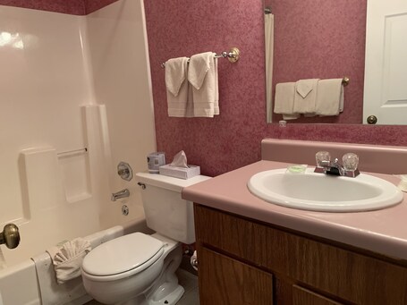Laurel Inn Condominium - Image 119