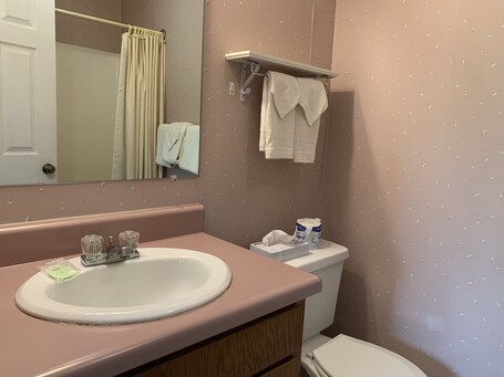 Laurel Inn Condominium - Image 40