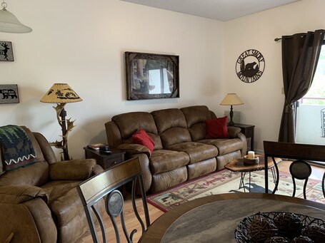 Laurel Inn Condominium - Image 179