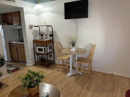 Laurel Inn Condominium - Image 82