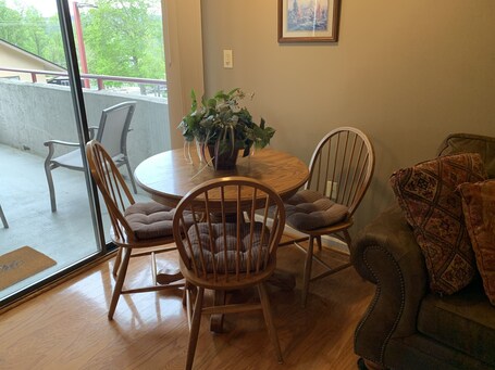 Laurel Inn Condominium - Image 19