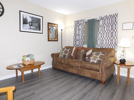 Laurel Inn Condominium - Image 107