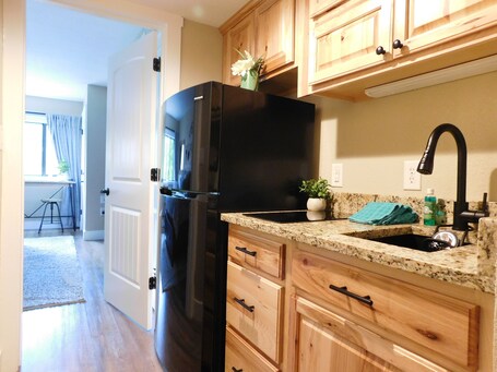 Laurel Inn Condominium - Image 62
