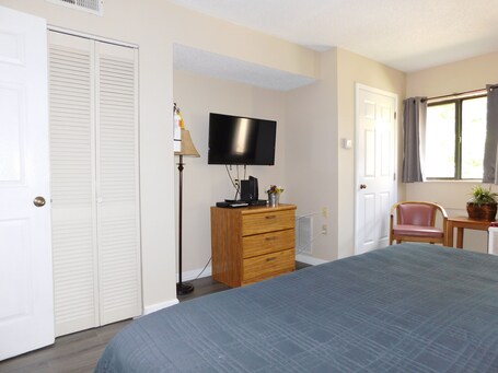 Laurel Inn Condominium - Image 27