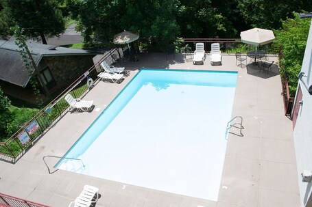Laurel Inn Condominium - Image 90