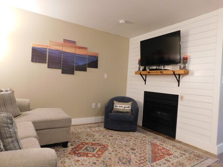 Laurel Inn Condominium - Image 188