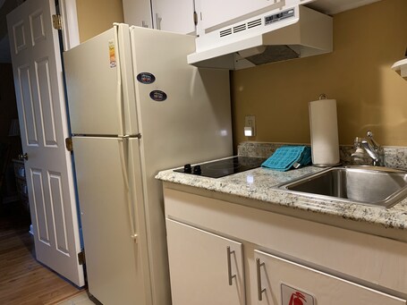 Laurel Inn Condominium - Image 92