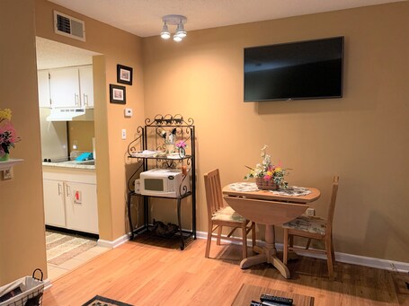 Laurel Inn Condominium - Image 26