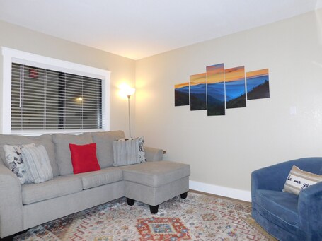Laurel Inn Condominium - Image 111