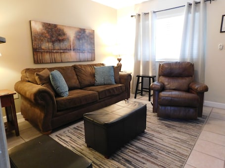 Laurel Inn Condominium - Image 51