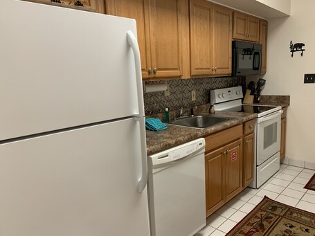 Laurel Inn Condominium - Image 109