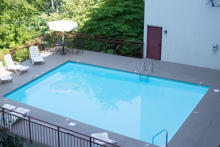 Laurel Inn Condominium - Image 87